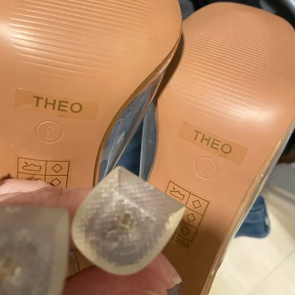 Miss Lola Heels - Picture 3 of 4